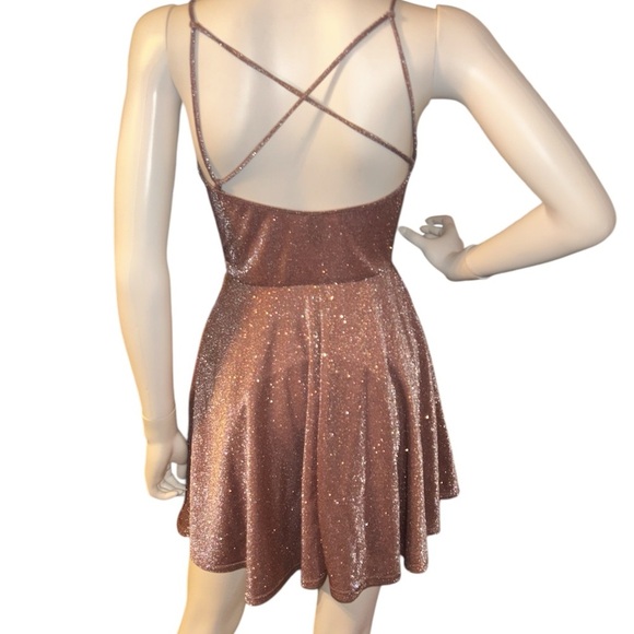 WINDSOR
Glow Goals Glitter Knit
Skater Dress size S Rose Mauve Color - Picture 7 of 10